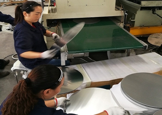Fabricantes cabelo reto 1,2 mm de alumínio puro 1070 folha de grau pode ser usado para panelas de forno utensílios de cozinha