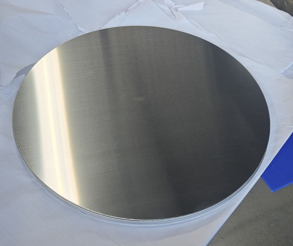 Superfície lisa Disco de alumínio de alta planície 1050 1060 3003 liga, 0,3 ‰ 6 mm de espessura, tamanho personalizado Alumínio em branco para tampa de lâmpada e vasos