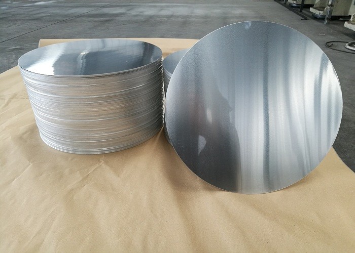Prata de alumínio do círculo da folha do Cookware com - o revestimento preto não pre pintado da vara